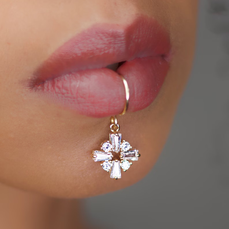 Qualiti Body Jewelry - Luxury Gold Color Flower Shape Women