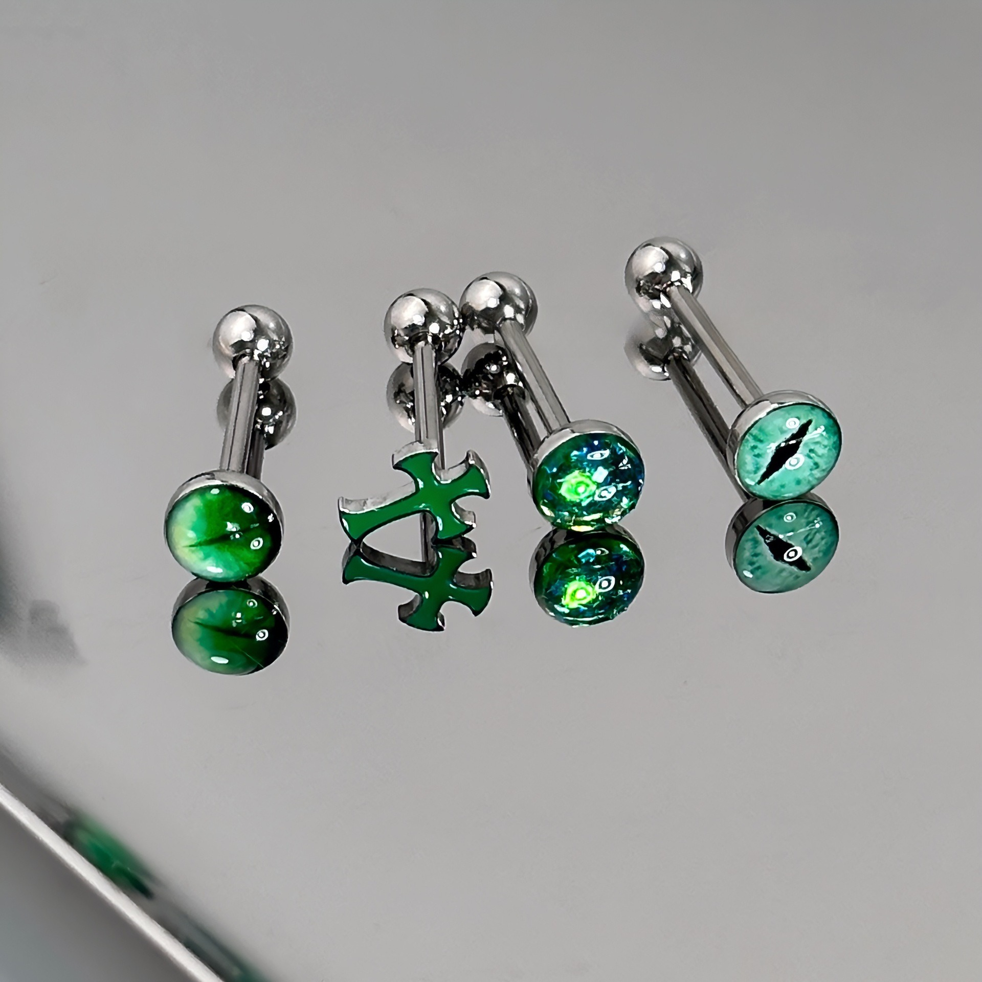 1Pc High-Quality Trendy Green  - Qualiti Body Jewelry ulasan dan harga